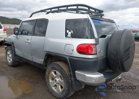2008 Toyota Fj Cruiser z USA, uszkodzony, nr VIN JTEBU11F48K022617